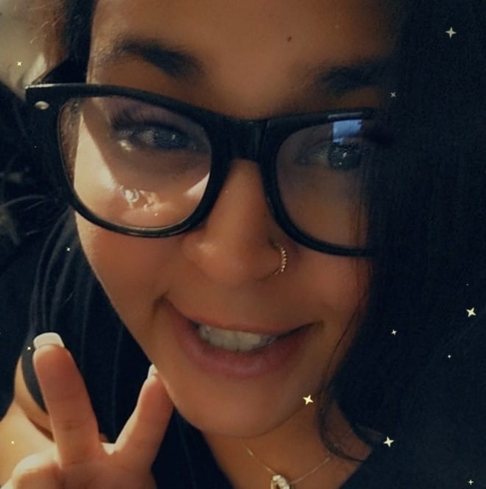 Meet your Posher, Dee